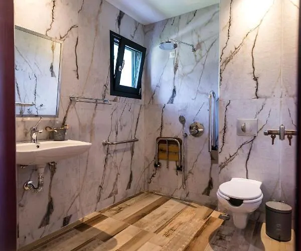 Apartahotel La Isola 3*