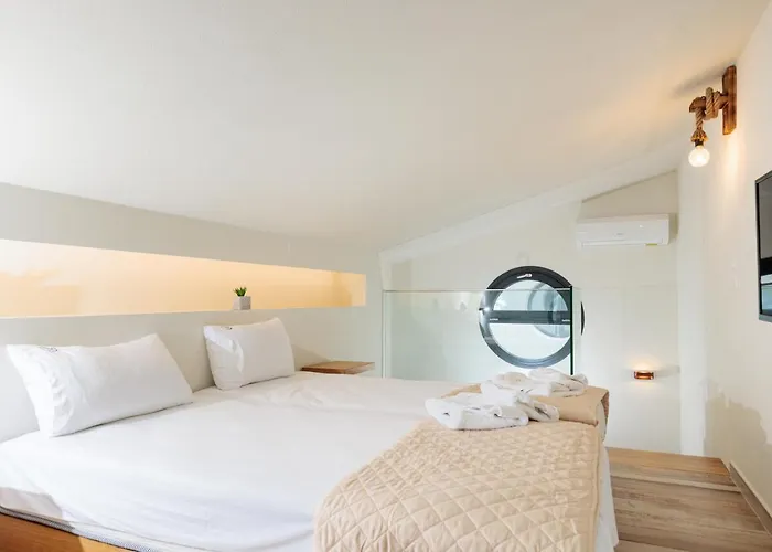 Apartahotel La Isola 3*
