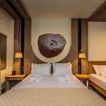 Aparthotel La Isola 3*